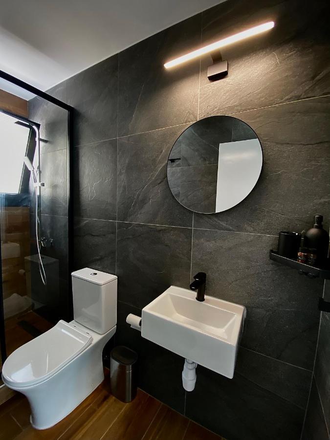 Sea La Vie #2 - Luxury Seaview Apartment Paphos Esterno foto